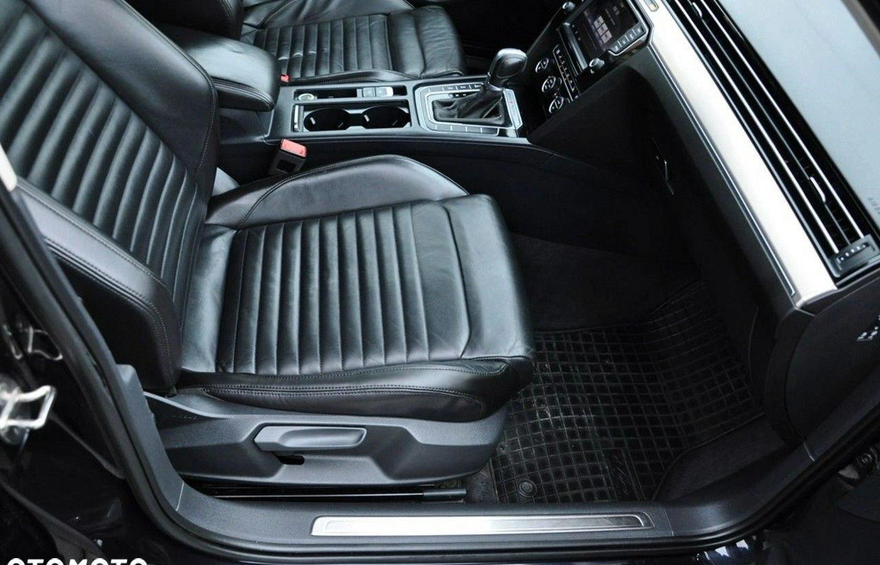 Volkswagen Passat cena 59900 przebieg: 269000, rok produkcji 2014 z Wojcieszów małe 781